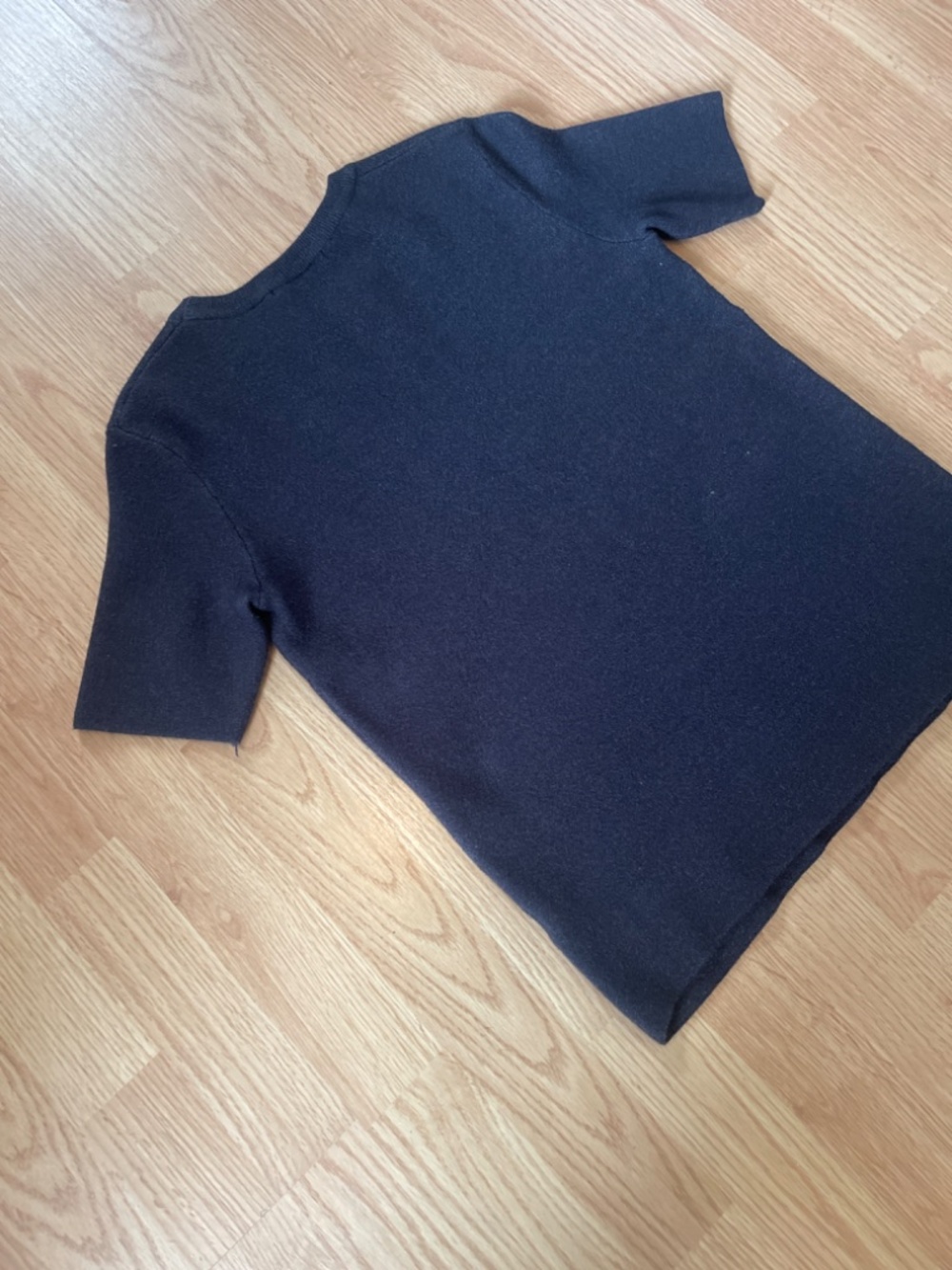 T Tahari Charcoal Gray Short Sleeve Sweater Top Size Small - Picture 7 of 8